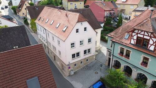 Ansicht.JPG - Mehrfamilienhaus mit vier Wohnungen und Lager in Wilhelmsdorf bei Emskirchen