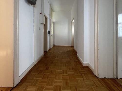 Flur - Etagenwohnung mit 90,60 m² in Kassel zum Kaufen