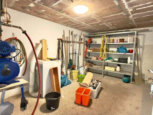 Abstellraum unter der Terrasse - 