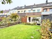 Blick vom Garten zum Haus - 