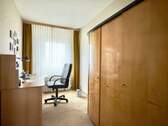 Arbeits- bzw. Kinderzimmer - 