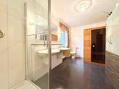 Badezimmer EG (2) - 4 Zimmer Doppelhaushälfte in Gaimersheim
