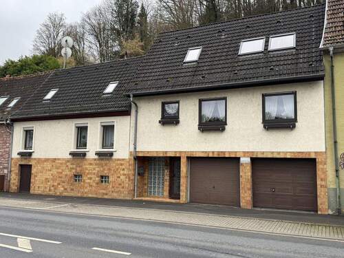 Bild 1 - Großzügiges Wohnhaus mit 184 m² & 2 Garagen in Heidelberg-Schlierbach - bezugsfrei