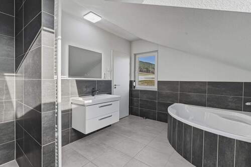 W1 Badezimmer (OG) - 