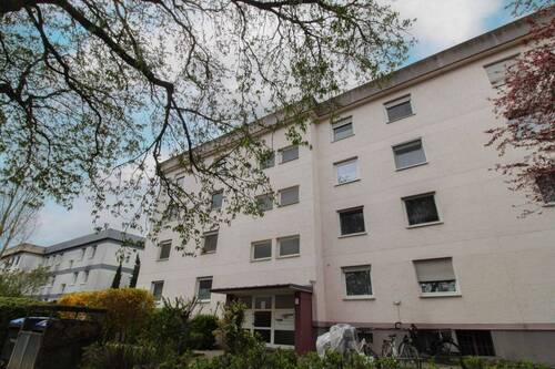 Außenansicht - Familienfreundliche 3 Zimmerwohnung mit zwei Balkonen