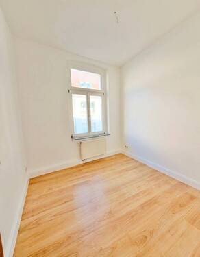 Kleines Zimmer - 3 Zimmer Etagenwohnung in Schwerin