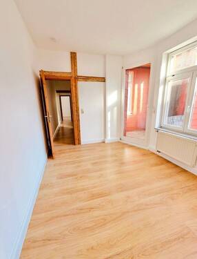 Zimmer mit Balkonzugang - Etagenwohnung mit 61,00 m&sup2; in Schwerin zur Miete