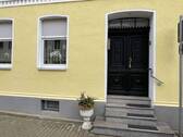 Hauseingang - Reihenmittelhaus mit 145,00 m&sup2; in Aschersleben zum Kaufen