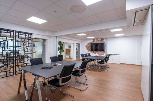 Meeting 2.jpg - Modernisierte Büroetage nahe dem Augsburger Königsplatz