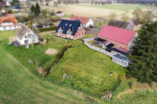 Haus mit Pachtland - 