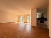 Wohnzimmer - 4 Zimmer Etagenwohnung zum Kaufen in Frankfurt am Main
