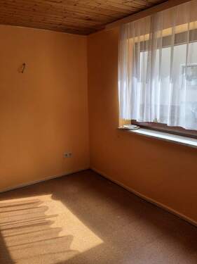 Wohnzimmer - Etagenwohnung mit 101,00 m² in Pyrbaum zum Kaufen