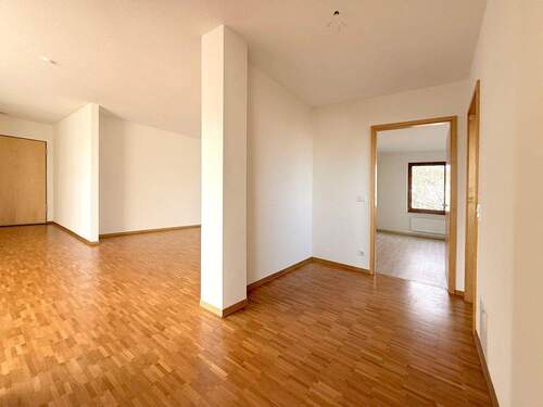 Flur - Etagenwohnung mit 87,80 m&sup2; in Kornwestheim zum Kaufen