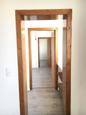 Flur - Etagenwohnung mit 90,00 m&sup2; in Witten zur Miete