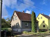 Straßenansicht - Einfamilienhaus in ruhiger Stadtrandlage
