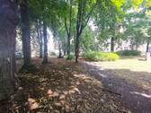 Kleiner Park vor dem Haus - 
