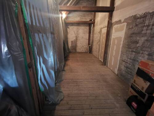 Dachboden mit Bodenkammer - 