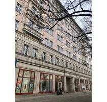 Zentrale 4 Zimmerwohnung mit Aufzug in Berlin-Friedrichshain