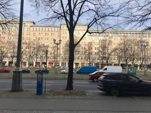 Wohnhaus gegenüber - 