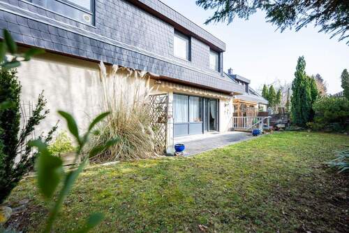 Ihr privater Rückzugsort im Grünen - Wohnen wie im Haus: Gartenwohnung mit Kamin, Terrasse, großem Keller & Garage! Jetzt verlieben!