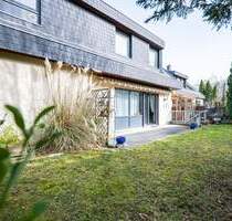 Wohnen wie im Haus: Gartenwohnung mit Kamin, Terrasse, großem Keller & Garage! Jetzt verlieben! - Wörrstadt