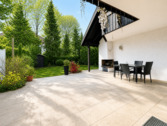 Terrasse mit Außenkamin - 6 Zimmer Doppelhaushälfte zum Kaufen in Grünwald