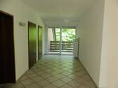 Eingangsbereich mit 2 Balkon.JPG - 