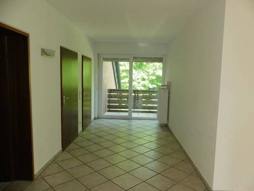 Eingangsbereich mit 2 Balkon.JPG - 