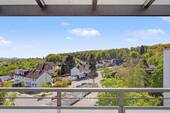 Ausblick - PENTHOUSE-FEELING, SKYLINEBLICK & GRÜNEM UMFELD - Gepflegte 3-Zi-Wohnung in SEULBERG Friedrichsdorf