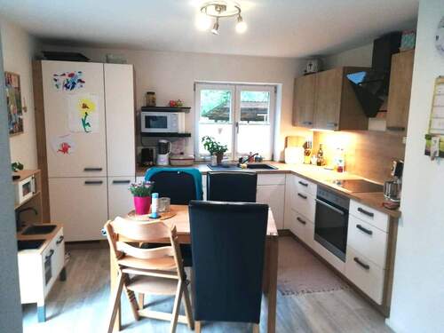 Küche mit angrenzendem Esszimmer - 