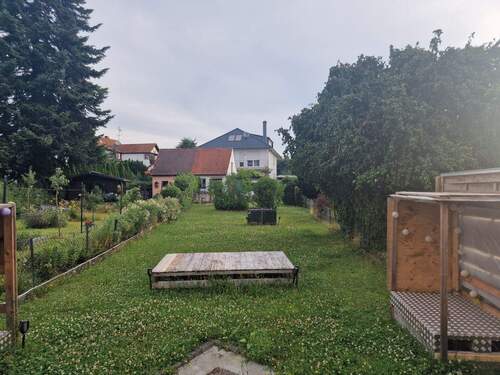 Blick von Terrasse - Sanierungsbedürftiges RMH in Bestlage Unterfürberg, 420 qm Grund, siehe Beschreibung