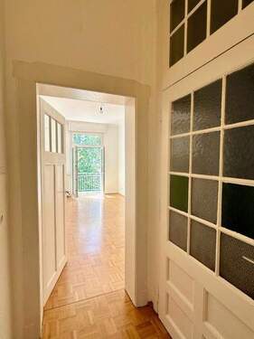 Blick Fur zu Wohnen - 2 Zimmer Etagenwohnung in Frankfurt