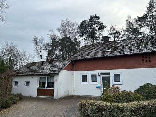 Ansicht - Bezugsfreie Doppelhaushälfte mit Potenzial im Oldenburger Stadtsüden