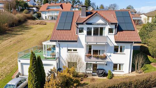 Hausansicht -Wohnung im DG - 3 Zimmer Etagenwohnung zur Miete in Naumburg