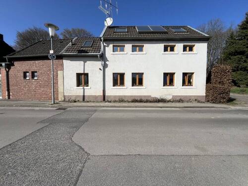 Titelbild - Ihr Zuhause in Eschweiler-Kinzweiler: Flexibles Wohnen mit viel Platz & Perspektive