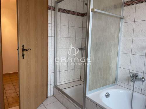...Wanne und Dusche inklusive - 