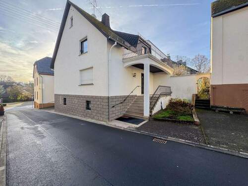 Hausansicht - 5 Zimmer Einfamilienhaus zum Kaufen in Dornburg / Langendernbach