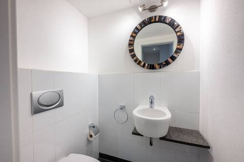 WC - 