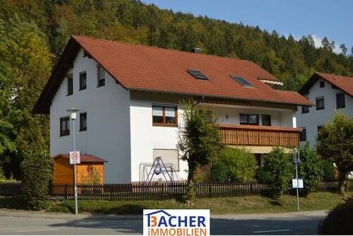 Hausansicht - Süd-Lage! Schöne 4,5 Zi.-Wohnung in Immendingen