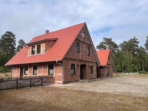Landhaus Ensemble - Neubau Fachwerk-Ensemble auf weitläufigem Natur- und Waldgrundstück