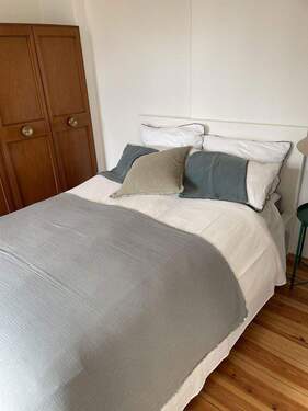 Schlafzimmer - 2,5 room appartement fully furnished with balcony - West Berlin