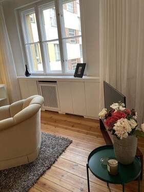 Wohnzimmerfenster - Etagenwohnung mit 71,00 m&sup2; in Berlin zur Miete