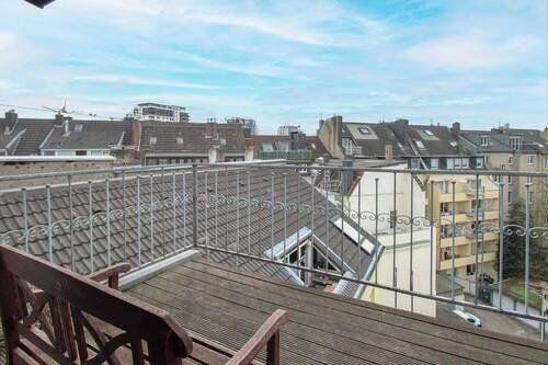 Balkon 1 - 6 Zimmer Einfamilienhaus zum Kaufen in Düsseldorf
