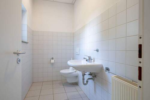 Sanitärbereich für die Mitarbeiter - 