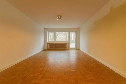 Wohnzimmer - 4 Zimmer Etagenwohnung zum Kaufen in Hilden