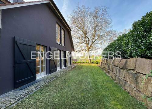 Hausansicht Richtung Garten - 