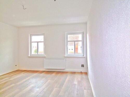 Wohnzimmer - 4 Zimmer Etagenwohnung in Bautzen