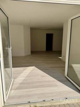 Blick ins Wohnzimmer von terrasse - 