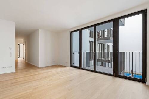 Großzügiger Wohnbereich - 4-Zimmer mit Süd-Balkon in Prenzlauer Berg