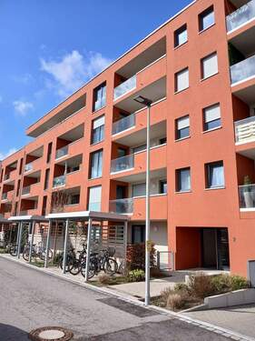 20260312_105811_resized.jpg - Teilmöblierte 2 Z. Whg. mit Balkon und TG-Stellplatz in direkter Nähe zum Klinikum Süd und Messe zu vermieten